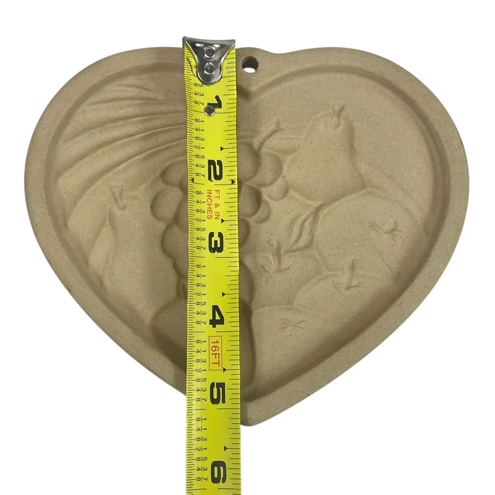 Pampered Chef Heart Of Plenty Mold 1995 USA Stoneware Fruit‎ Grapes/Pear